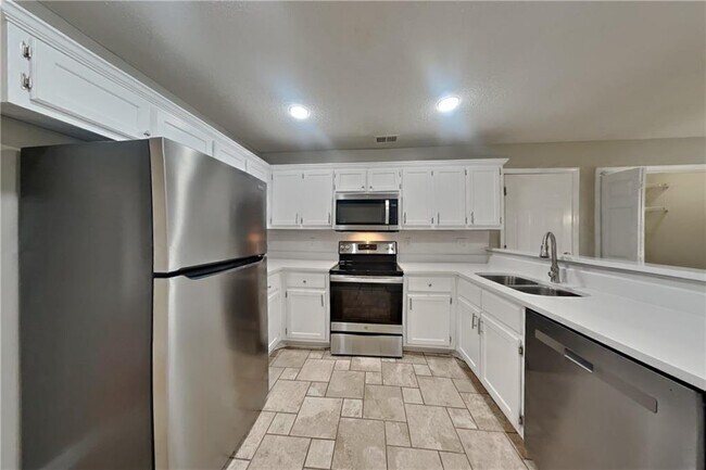 Photo - 1603 Fort Perry Way