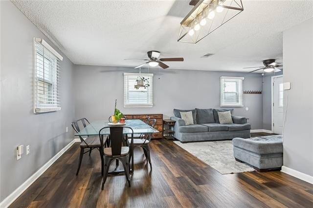 Photo - 2220 Lloyds Ave
