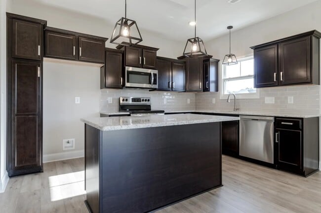 Photo - 205 Notgrass Rd