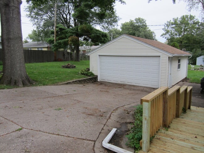 2 car garage with opener - 1928 North Oak St House