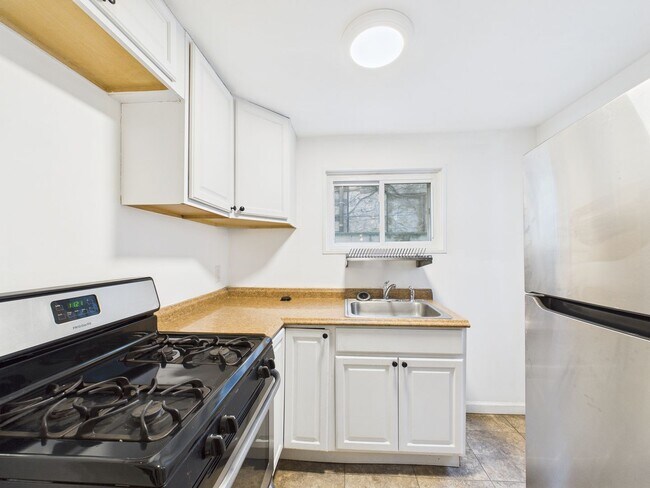 Photo - Spacious Three Bedroom Home in Franklintown!