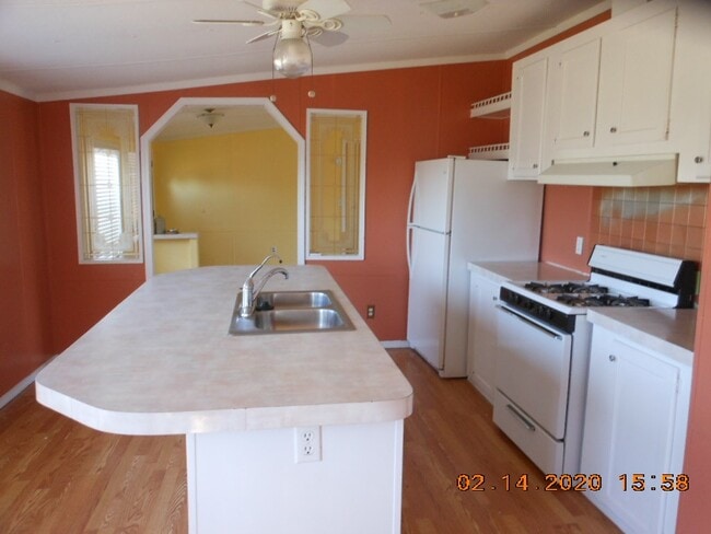 Photo - 450 Santa Anna St