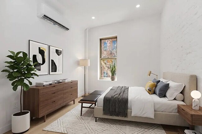 246 E 53rd St Unit 5B
