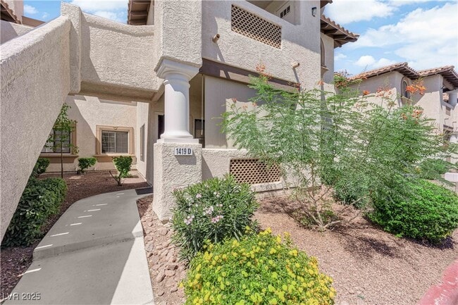 Building Photo - 1419 Santa Margarita St Unit D