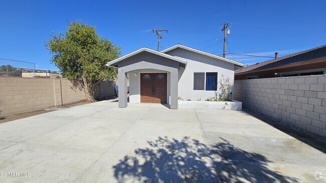 Building Photo - 1305 Feather Ave Rental