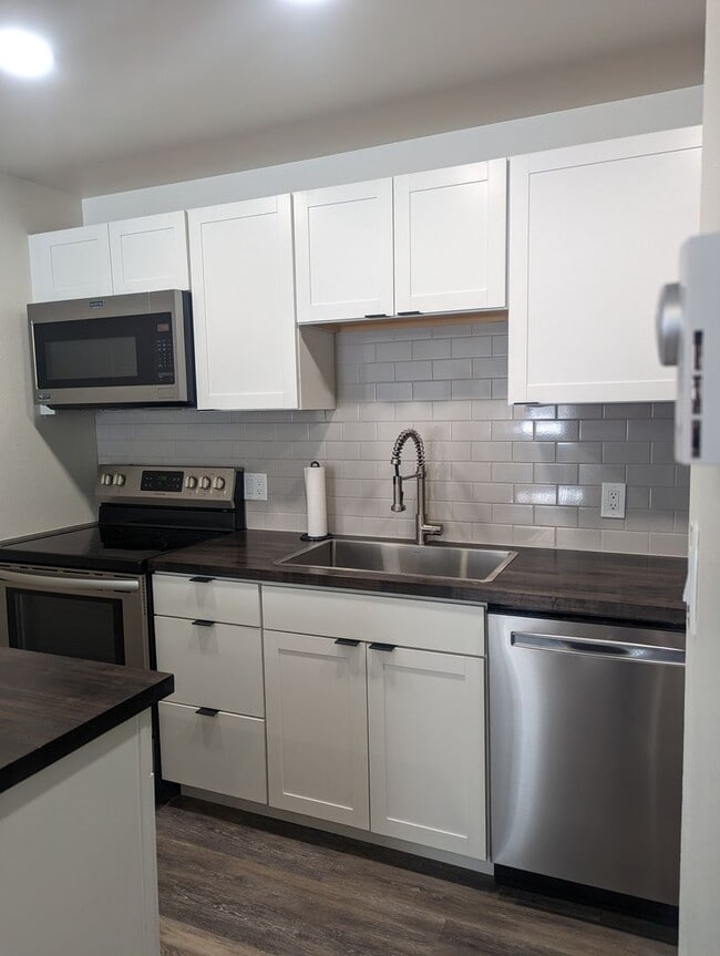 Photo - Bright & Inviting 1BDR Ground Level Condo Unit 13