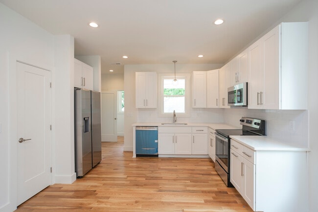 Photo - 230 Lanier Dr