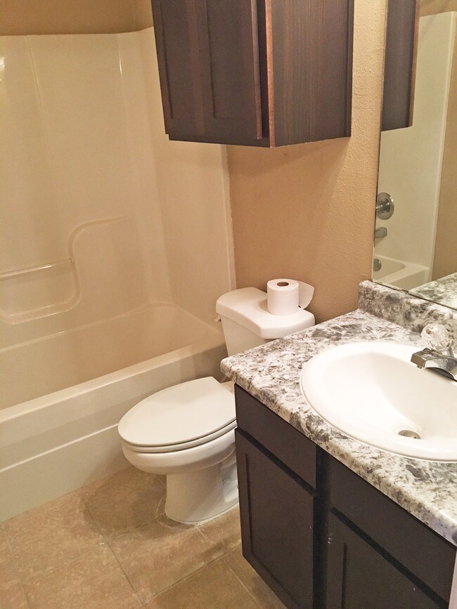 12 Oaks Apartments For Rent in Vidor, TX