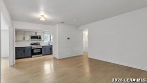 Photo - 258 Antrim Dr