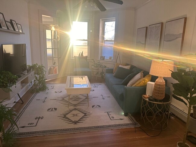Photo - 621 Gregory Ave Unidad Big Bright Sunny 2nd Fl