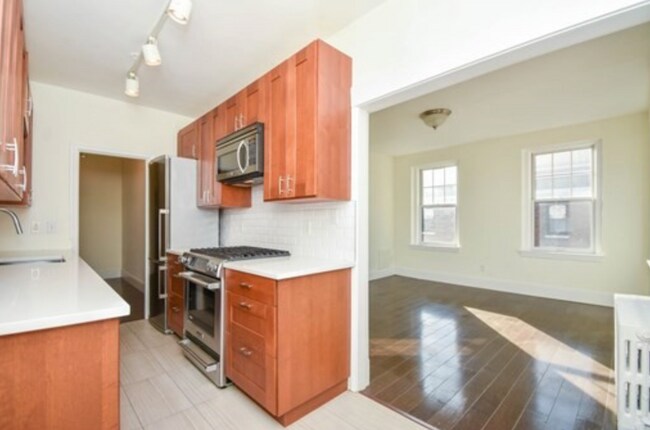 Photo - 62 Queensberry St Unit 404
