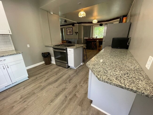 Photo - 9 Bedroom - PRE-LEASING FOR MID-MAY