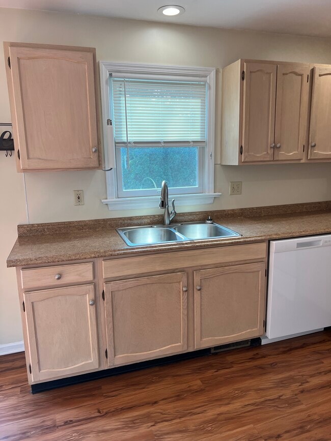 Photo - 1520 Tussey Ct