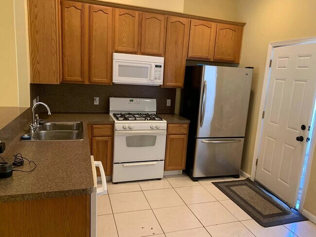 4227 Benard Ct