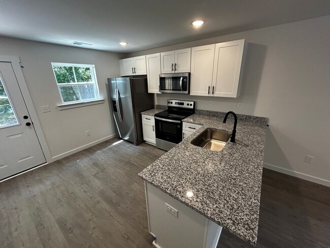 Photo - 426 2nd St SW