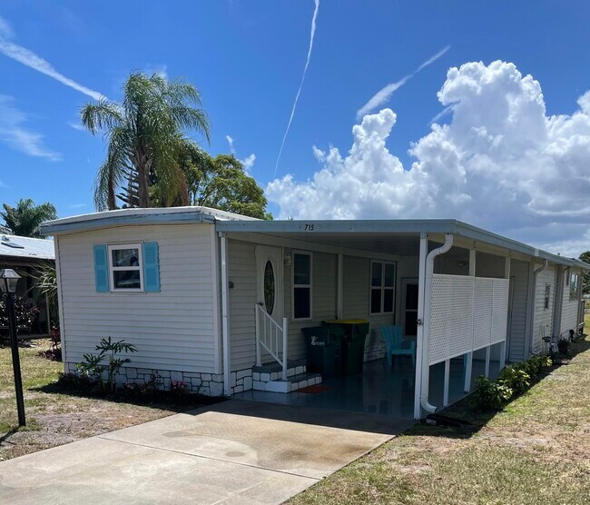 715 Barefoot Blvd Rental House Rental in Micco, FL