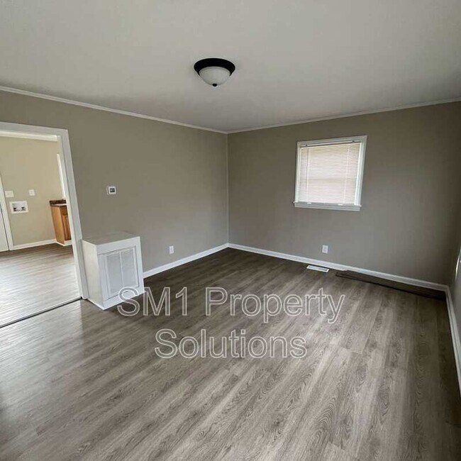 Photo - 702 Ross Ave