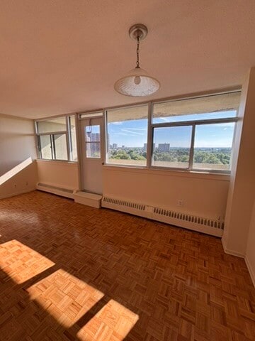 Building Photo - 70 McEwen Ave Unit 1201
