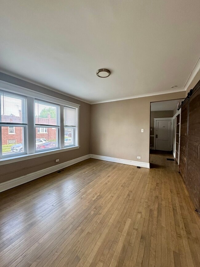 Photo - 2345 Cuyler Ave Unit 2R