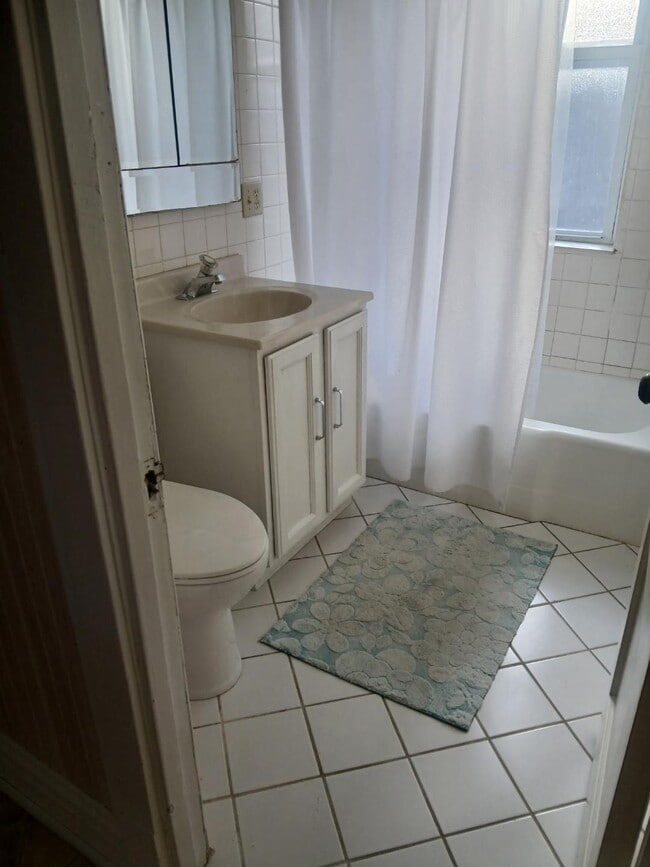 Photo - 5118 W Byron St Unit Second Floor