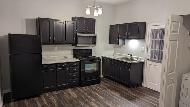 Building Photo - 929 N Randolph Ave