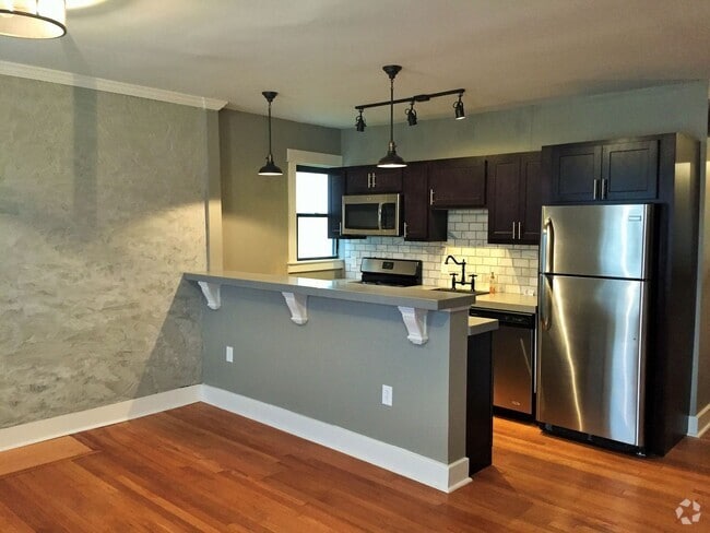 Building Photo - 5612 Beacon St Unit Apt. #2