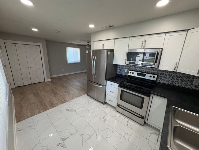 Photo - 1201 SW 10th St Unit #1203