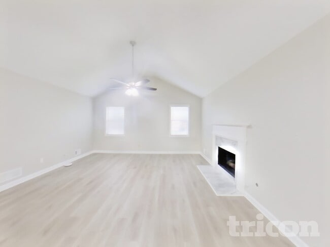 Photo - 2407 Windridge Dr NE