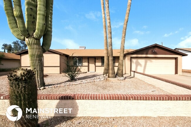 Building Photo - 650 W 22nd Ave