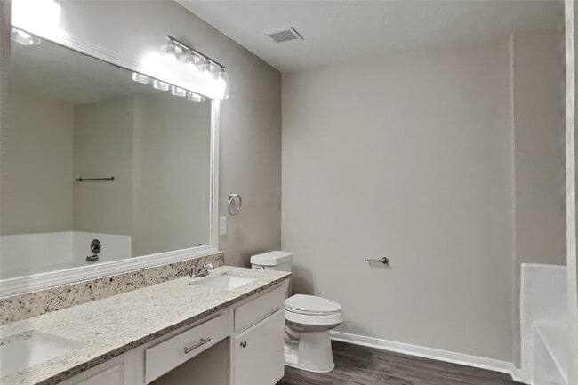 Building Photo - 18131 Gravenhurst Ln