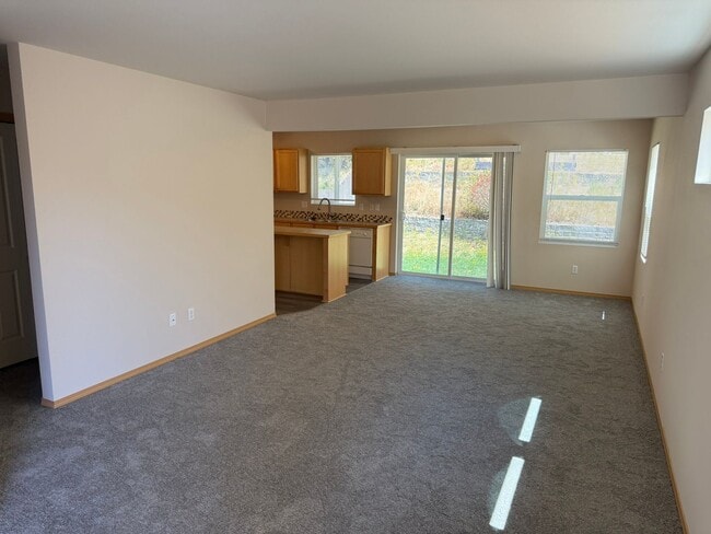 Photo - 3bd/2.25ba Maple Valley Home