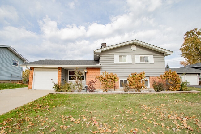 Building Photo - 720 Durham Ln