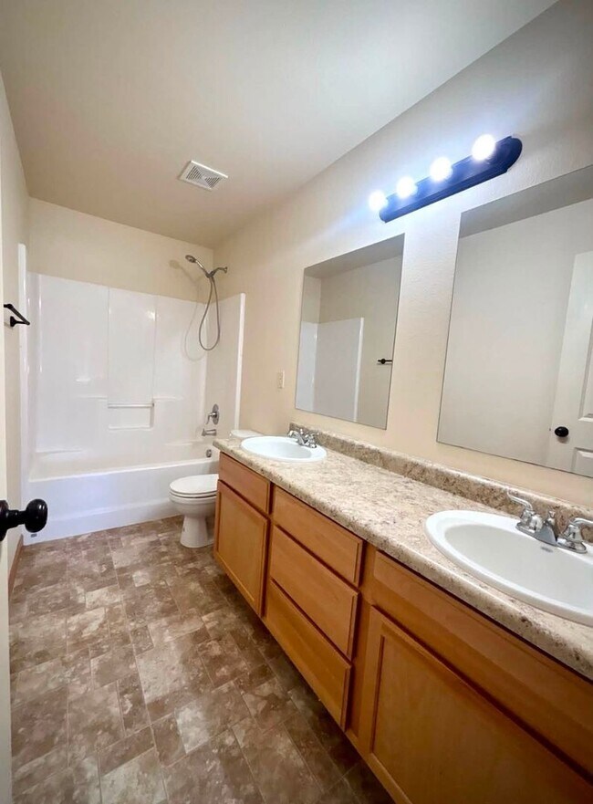 Photo - 308 5th Ave W Unit 308 5th Ave