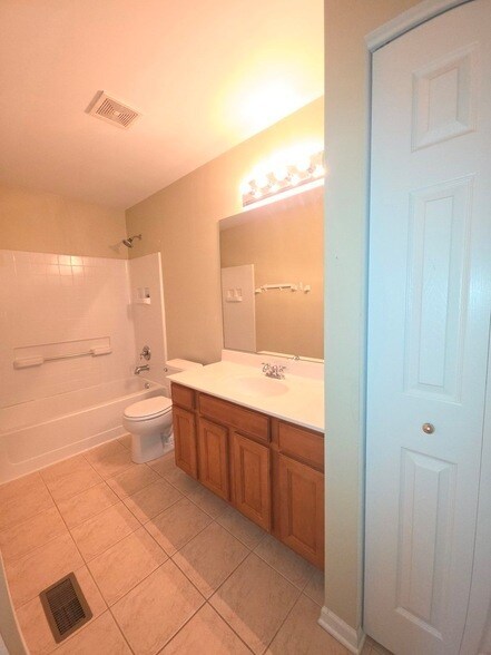 10693 Biltmore Ln