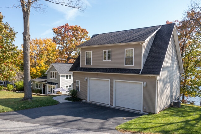 Building Photo - 4027 Graywood N Unit #B