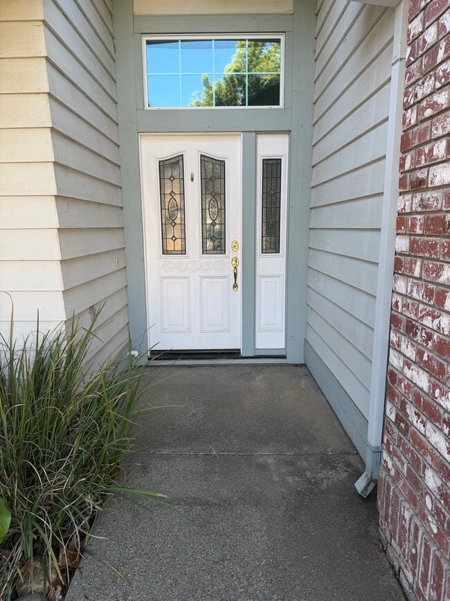 Photo - 4933 Charter Rd