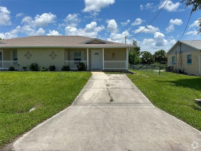Building Photo - 6944 Rosemont Dr Rental