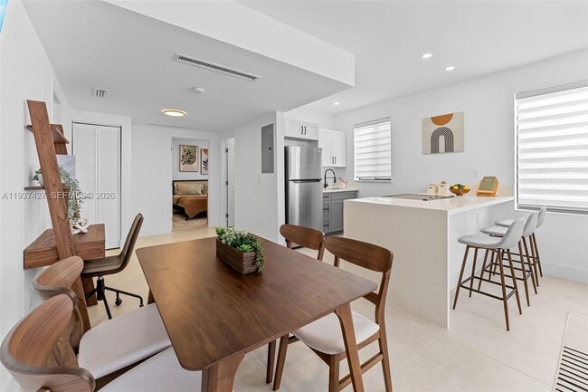 Photo - 1144 SW 4th St Unidad 8