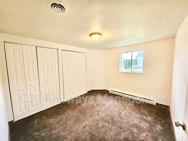 Photo - 415 N 4th St