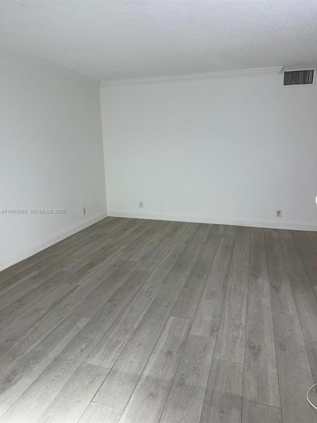 Photo - 2008 Jackson St Unidad B4