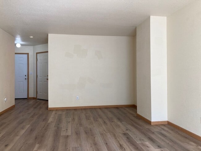 Photo - Bright & Convenient Townhouse Living!