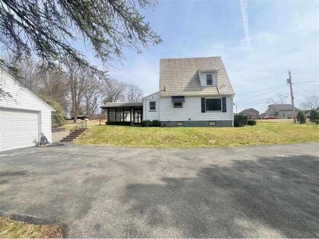 Photo - 310 W Meyer Ave