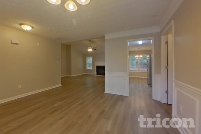 Photo - 20 E Lawn Dr