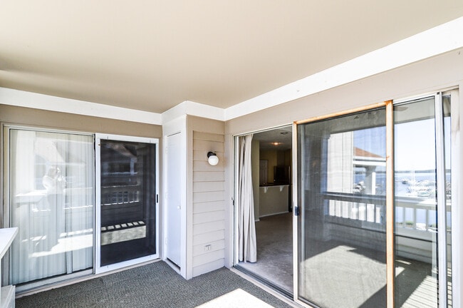Photo - 18865 Vineyard Point Ln Unit #33