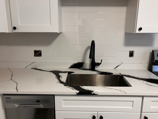 Photo - 495 Lafayette Rd Unit A