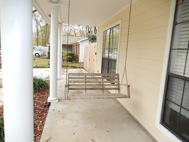 Photo - MODERN 3/2 w/ Office, Stainless Steel Apps...