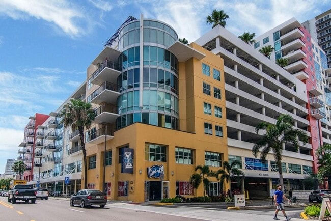 Building Photo - 1208 E Kennedy Blvd Unit 1120