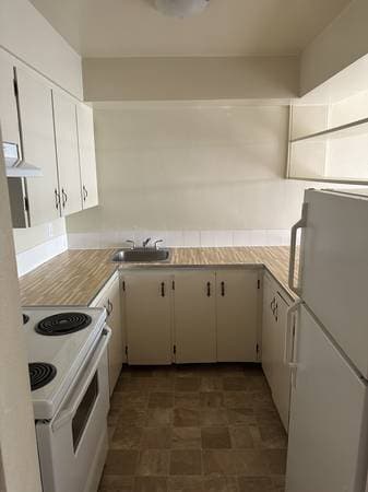 Building Photo - 426 10th St