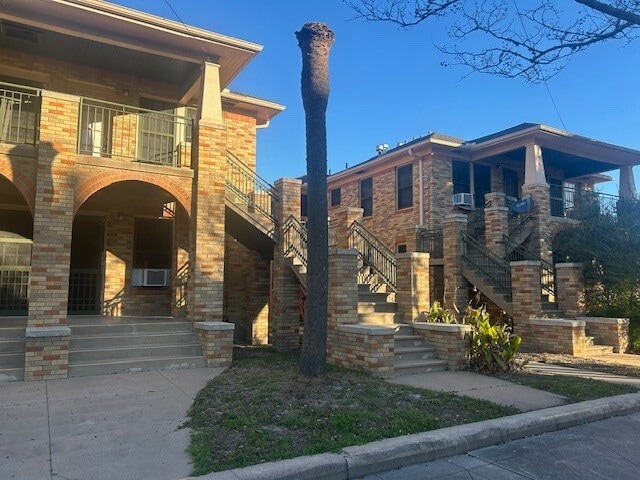 Building Photo - 2428 Avenue O 1/2 Unit 3