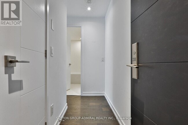 Photo - 488 University Ave Unit 2308